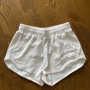 ALO Yoga White Athletic Shorts Lightweight Breathable